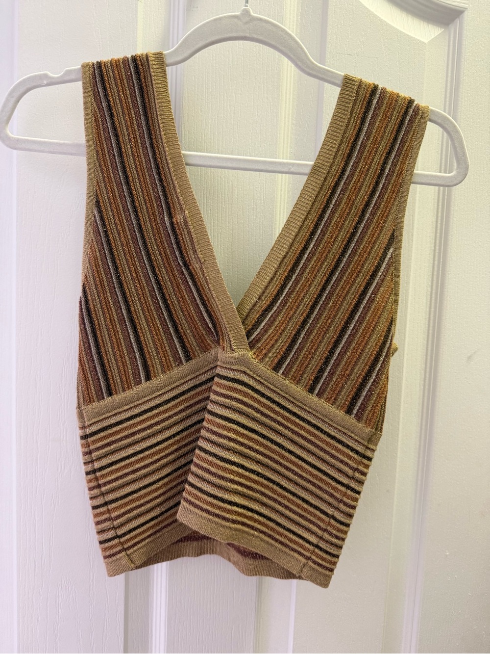 Aggel Knitwear Metallic Ribbed V-Neck Crop Sweater Vest Top
